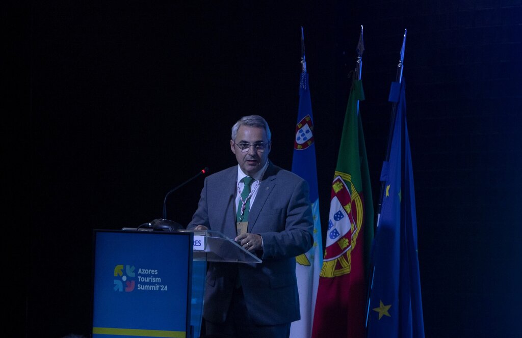 Desenvolvimento do turismo passa por “missão coesa” entre empresas e poderes públicos, defende Pe...