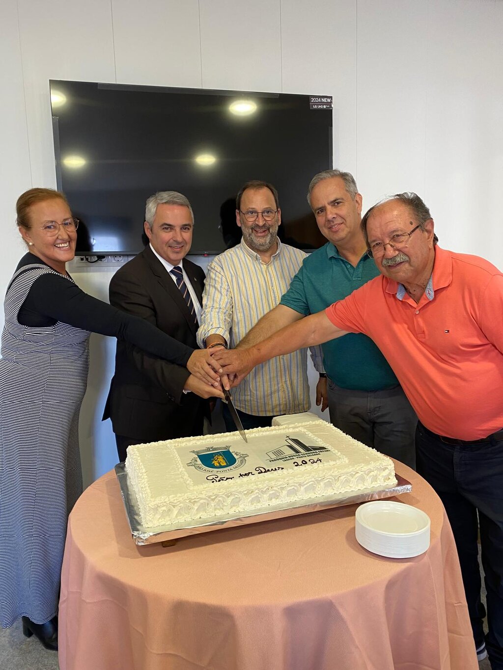 Entregue novo espaço de convívio à freguesia de São José