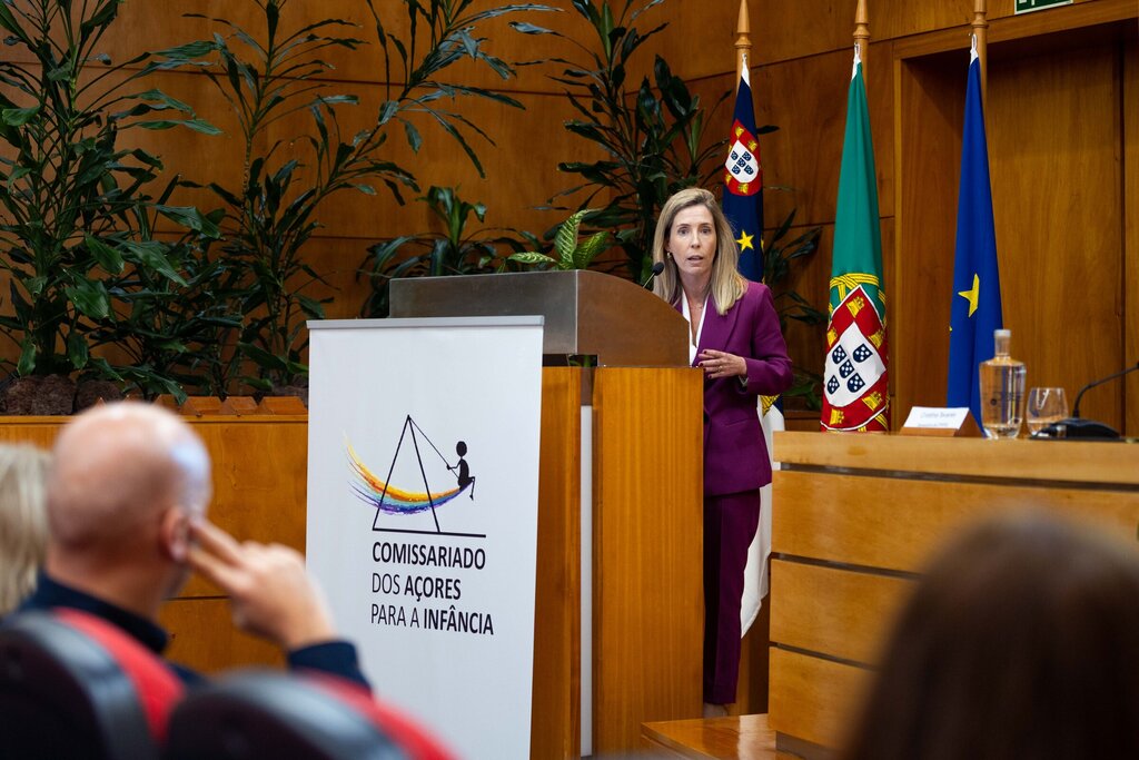 Cristina do Canto Tavares destaca políticas de salvaguarda dos direitos das crianças 