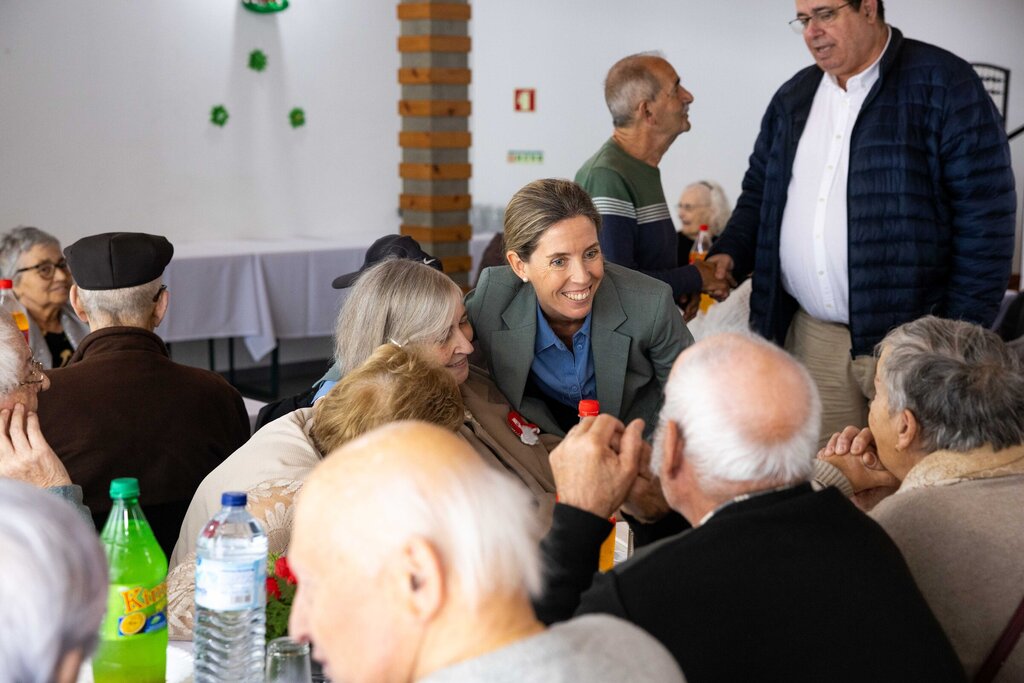 Almoço de Natal promove laços de proximidade entre seniores do Livramento, Ginetes e Mosteiros 
