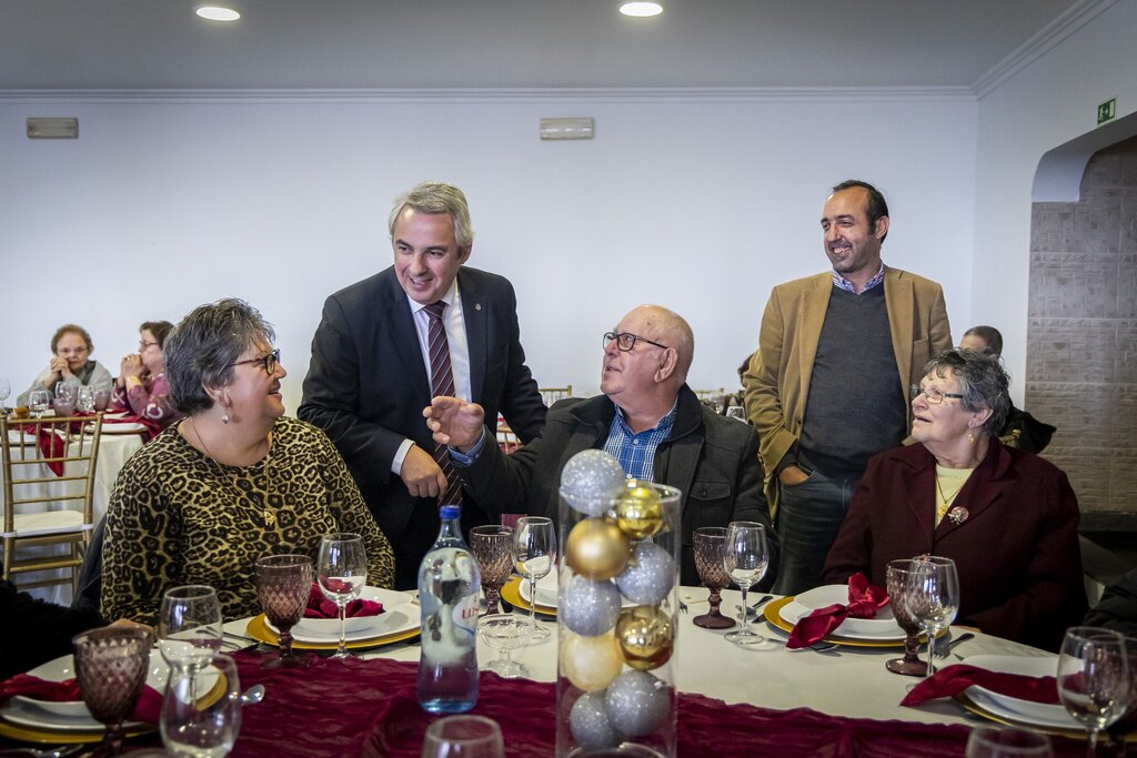 Pedro Nascimento Cabral celebra quadra natalícia com idosos da Ajuda da Bretanha