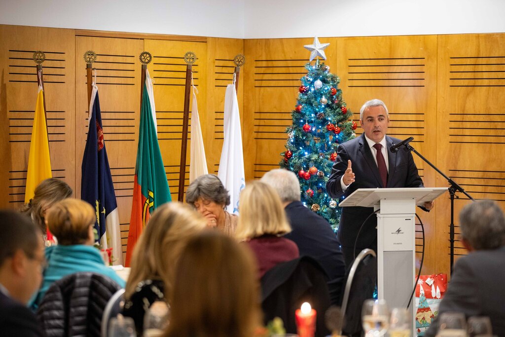 Pedro Nascimento Cabral destaca valores do Rotary Club de Ponta Delgada 