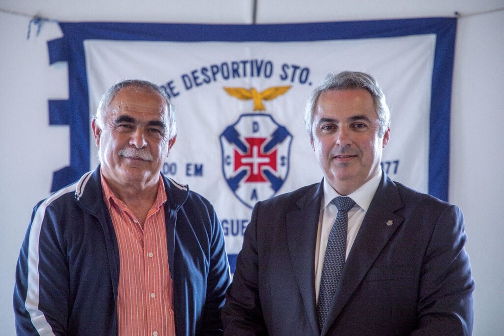 Câmara Municipal de Ponta Delgada avança com obra de novo relvado no Campo de Santo António