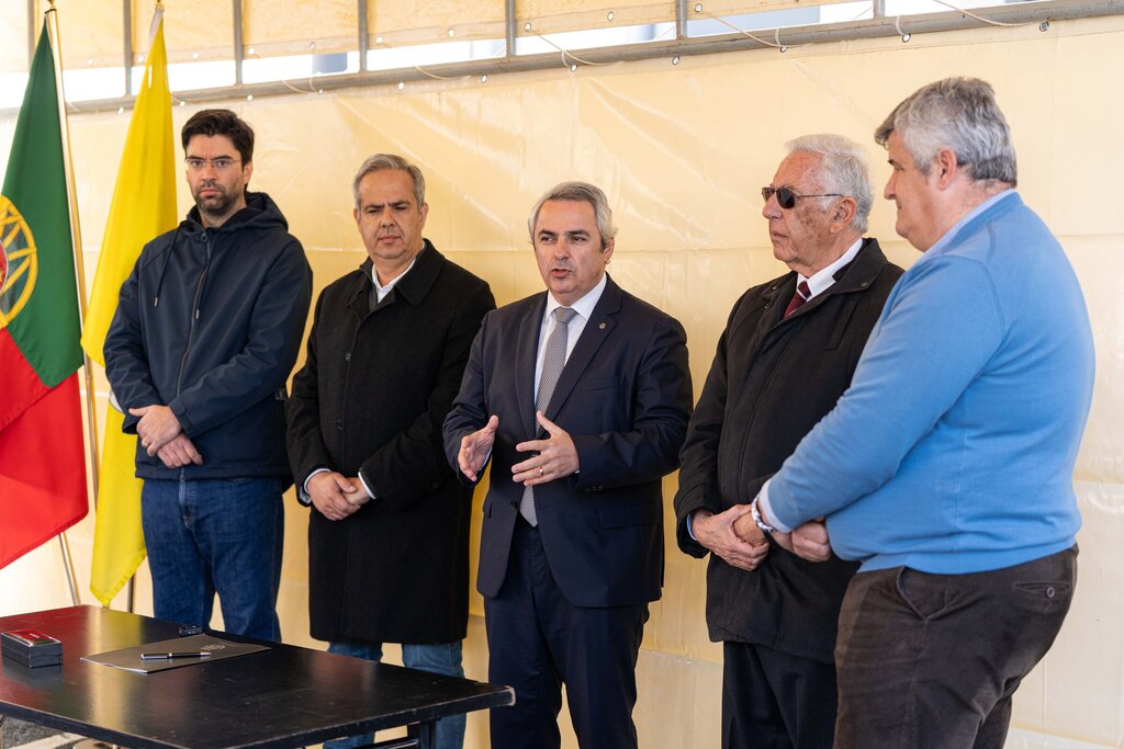 Pedro Nascimento Cabral lança primeira pedra da obra de construção de 24 apartamentos em São José