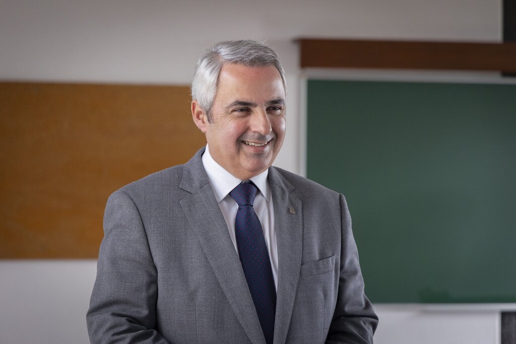 Câmara Municipal de Ponta Delgada lança concurso para obras de beneficiação da EB1/JI Dr. Carlos ...