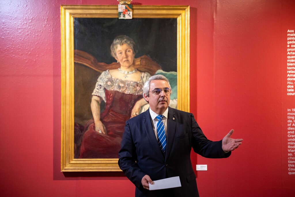 Câmara Municipal de Ponta Delgada homenageia o pintor Domingos Rebêlo no 50.º aniversário da sua ...