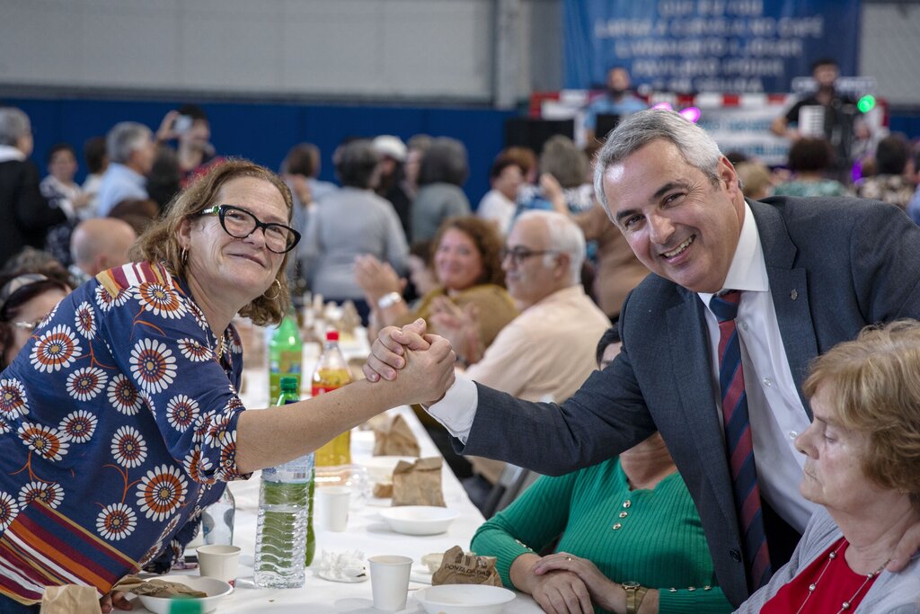 Câmara Municipal de Ponta Delgada galardoada com Bandeira de Mérito Social