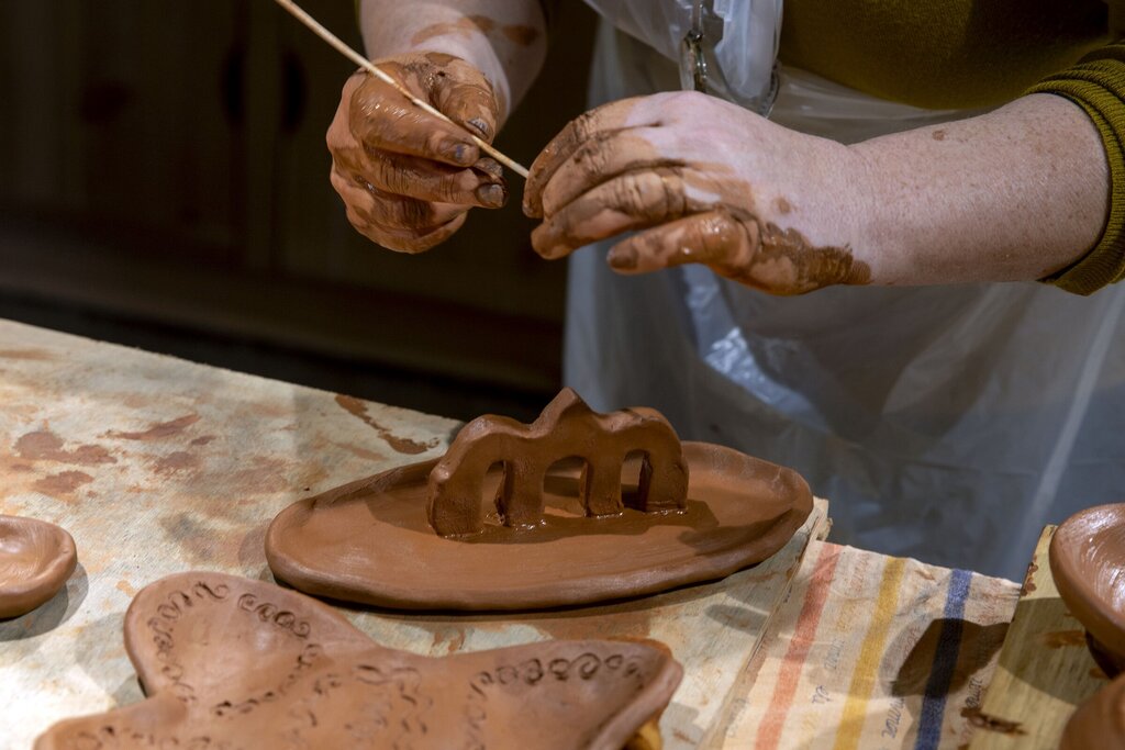 Projeto “Casa Manaias” abre espaço ao público com exposição e oficinas inclusivas 