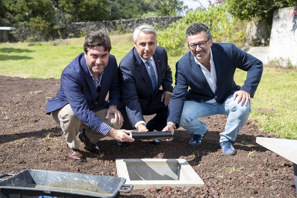 Pedro Nascimento Cabral lança primeira pedra da obra de construção de 29 novas habitações na Fajã...