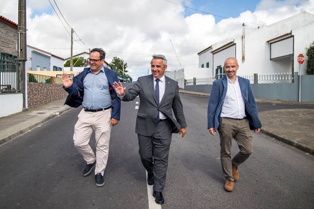 Câmara Municipal de Ponta Delgada investe na requalificação de estrada na Covoada